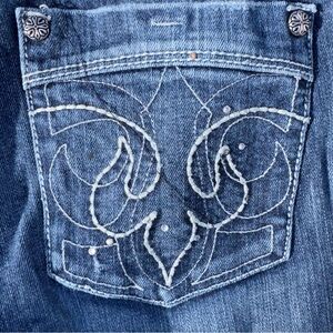 Maurice’s Women’s Denim’s SZ 15/16 Blue Flare Leg Med Rise Fading Fancy Pockets